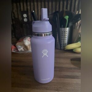 Lilac hydroflask